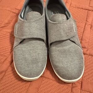 Skechers Women's Gray Flats